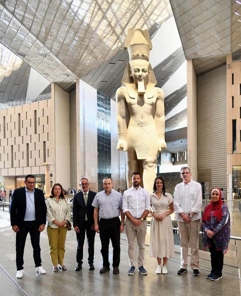 رئيس جمهورية الجبل الأسود وقرينته أثناء زيارة المتحف المصري الكبير