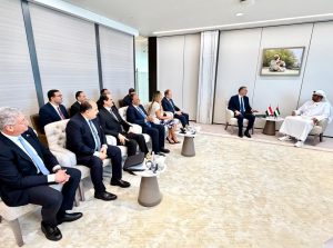 وزير البترول وقيادات القطاع أثناء لقاء سلطان الجابر 