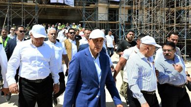 رئيس الوزراء الدكتور مصطفي مدبولي يتفقد محطة القطار الكهربائي السريع بمحافظة مطروح