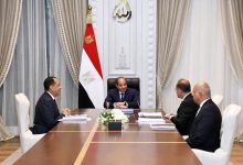 الرئيس عبد الفتاح السيسي رئيس الجمهورية خلال اجتماعه مع الدكتور مصطفي مدبولي رئيس الوزراء وأحمد كجوك وزير المالية