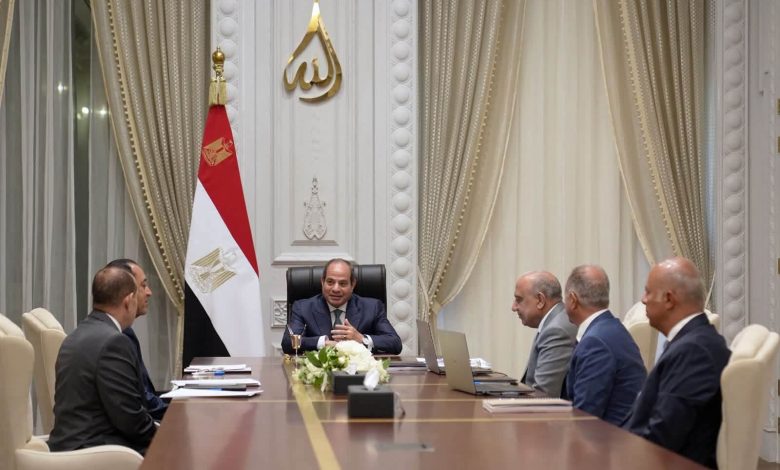 الريس السيسي خلال اجتماعه مع وزير الكهرباء