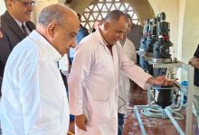 وزير الكهرباء أثناء تفقده مركز البحوث النووية بأنشاص