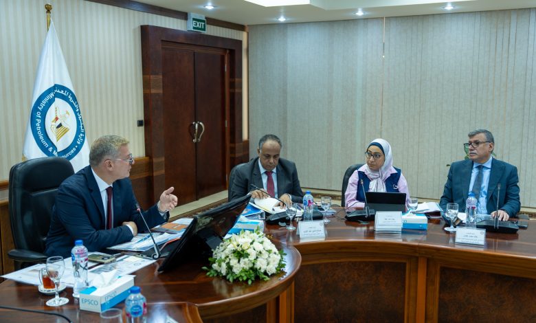 المهندسة ريهام علفة رئيس الإسكندرية للبترول أثناء الجمعية العمومية