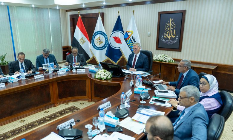 وزير البترول والثروة المعدنية أثناء الجمعية العمومية لشركة "أنربك"