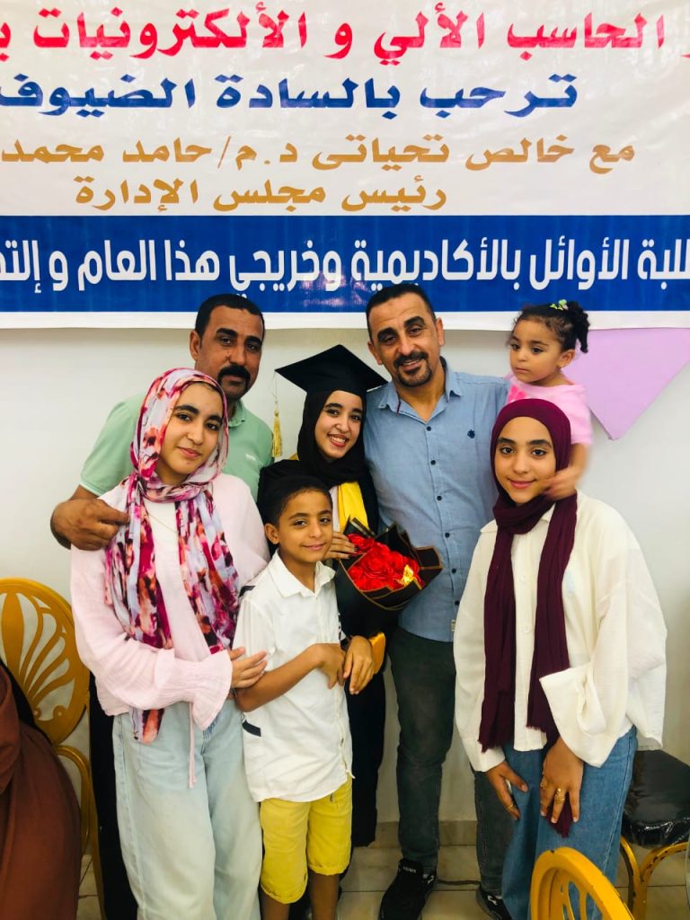 تكريم الطلاب المتفوقين بالمدرسة الثانوية الفنية للعلوم والتكنولوجيا