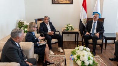 وزير البترول أثناء مباحثاته مع وفد شركة «فيلوكس» الأسترالية
