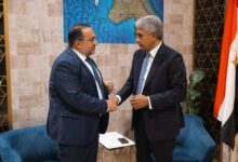 وزير السياحة خلال مباحثاته مع نظيره القبرصي