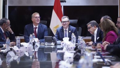 وزيرا التخطيط والبترول يبحثان تطورات أداء قطاع البترول