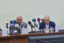 وزير الكهرباء والطاقة المتجددة أثناء الندوة