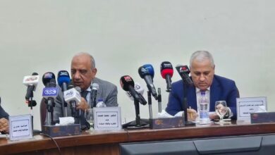 وزير الكهرباء والطاقة المتجددة أثناء الندوة