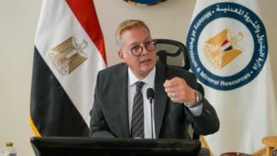 وزير البترول أثناء لقائه مع رؤساء تحرير الصحف