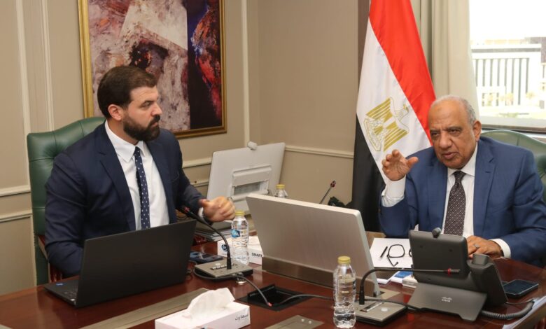 وزير الكهرباء يبحث مع وفد شركة «هيكا داتا الأمريكية