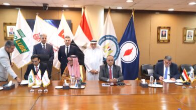 قيادات هيئة البترول أثناء توقيع البروتوكول مع شركة «بترومين» السعودية 