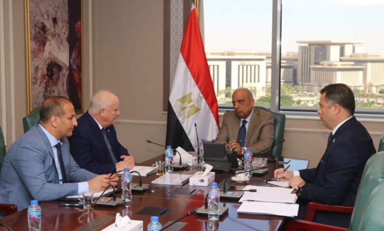 وزير الكهرباء وروساتوم يتابعان تجهيزات استقبال الوقود النووي بالضبعة