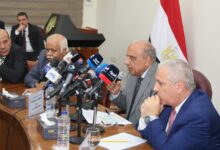 وزير الكهرباء أثناء الندوة مع الهيئة للصحافة