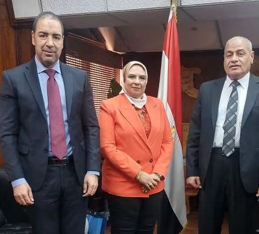«البيلي» يبحث شكاوى وطلبات العاملين بشركة شمال القاهرة لتوزيع الكهرباء