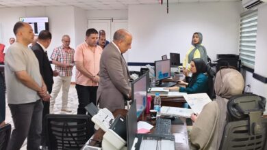 وزير الكهرباء أثناء تفقده قطاع كهرباء العاشر من رمضان