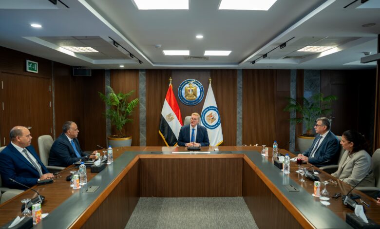 وزير البترول يجتمع مع المجلس التنفيذي للهيئة المصرية العامة للبترول