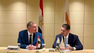وزير البترول أثناء مباحثاته مع وزير الطاقة والتجارة والصناعة القبرصي