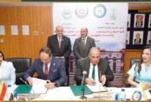 د. سمير رسلان رئيس شركة شمال جنوب الوادي القابضة أثناء توقيع البروتوكول