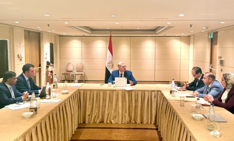 وزير البترول أثناء مباحثاته مع قياظات«شيفرون» ربط حقل «أفروديت» القبرصي بالبنية التحتية المصرية