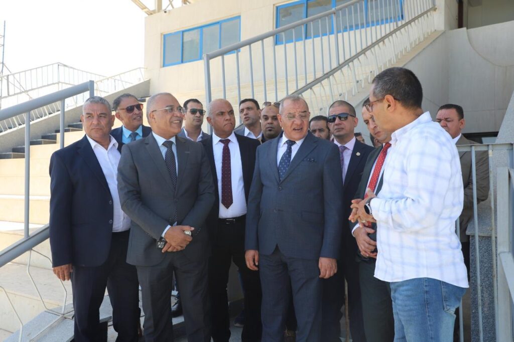 رئيس نقابة البترول يقود جولة تفقدية بالمنطقة الجغرافية بأسيوط 