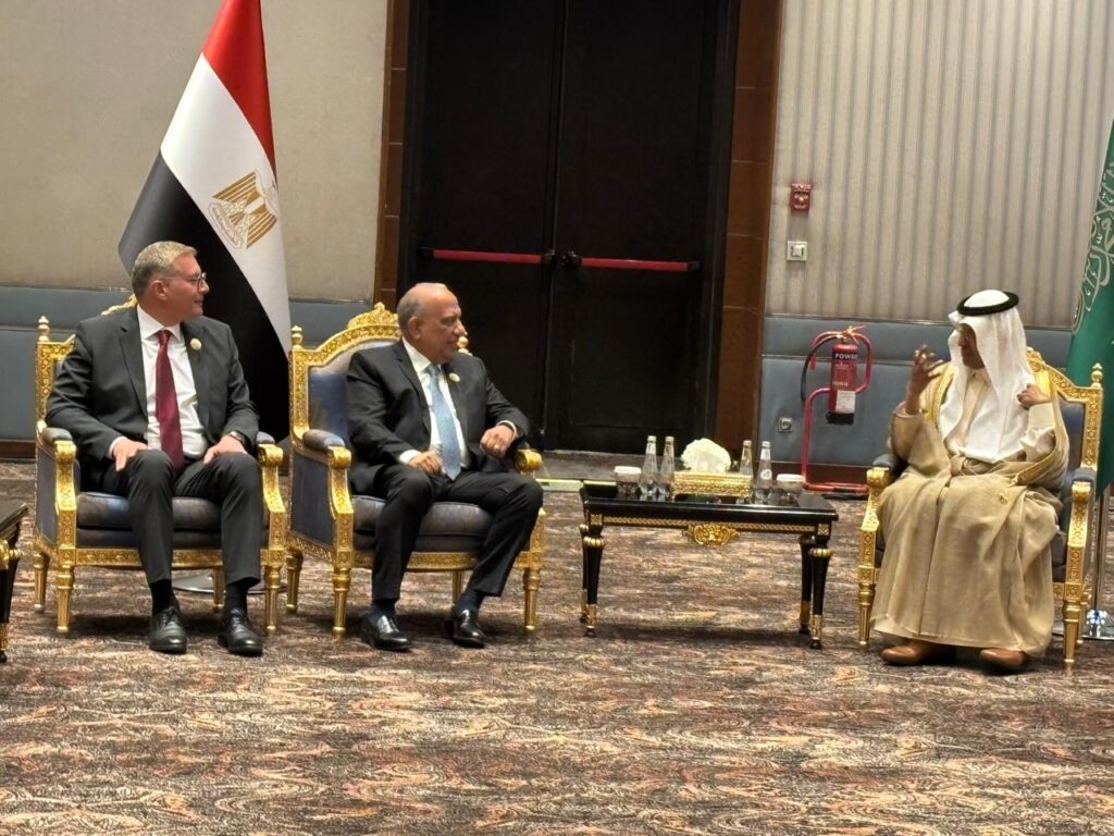مصر والسعودية تبحثان بالرياض توسيع الاستثمارات في البترول والغاز والكهرباء والطاقة المتجددة