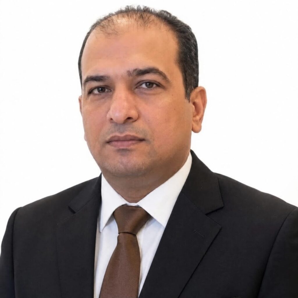 الدكتور مصطفى محمد الشحات مدير عام المتابعة المركزية للخدمات الطبية بالشركة المصرية لنقل الكهرباء