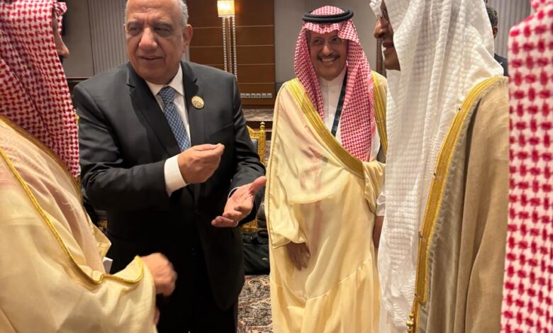 وزير الكهرباء يبحث مع وزير الطاقة السعودي مشروع الربط بين البلدين