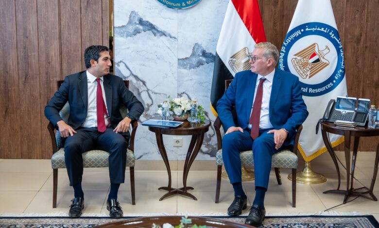 وزير البترول أثناء مباحثاته مع الرئيس التنفيذي لشركة «فيرتيجلوب»