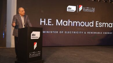 وزيرا الكهرباء والصناعة يشهدان إطلاق أول سيارة كهربائية